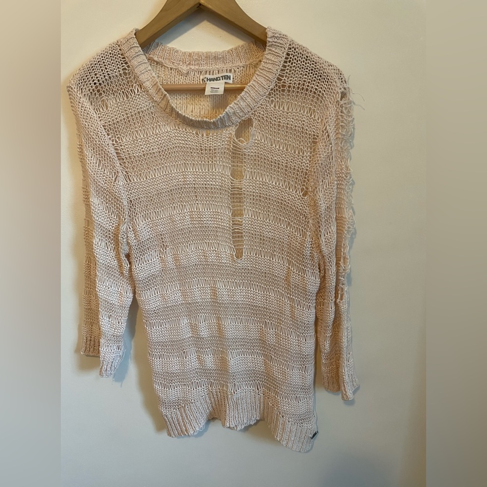 Hang ten 🦶 open knit sweater